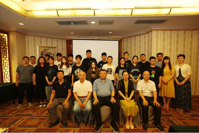 2019年1+3留學(xué)項(xiàng)目新生開班儀式合影